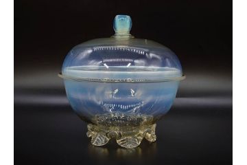 戦前　当時物　乳白ぼかし　柔らかい色合いに惹かれるキャンディポット(菓子器、キャニスター、蓋物、ボンボニエール、小物入れ、硝子、ガラス)(R-082970)