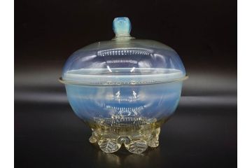 戦前　当時物　乳白ぼかし　柔らかい色合いに惹かれるキャンディポット(菓子器、キャニスター、蓋物、ボンボニエール、小物入れ、硝子、ガラス)(R-082970)