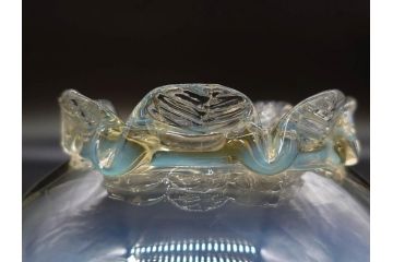 戦前　当時物　乳白ぼかし　柔らかい色合いに惹かれるキャンディポット(菓子器、キャニスター、蓋物、ボンボニエール、小物入れ、硝子、ガラス)(R-082970)