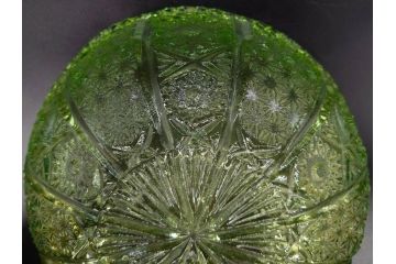 大正〜昭和初期　ウランガラス　繊細なデザインが素敵なボウル&キャンディーポット(蓋物、小物入れ、ボンボン入れ、ガラス鉢、深皿、硝子、和ガラス)(R-082976)
