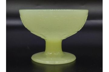 ウランガラス　プレスガラス　棗型(なつめ形)　碗型　黄練り　レトロな雰囲気溢れる氷コップ2客セット(花唐草文?、KY、グラス、硝子、和ガラス)(R-082978)