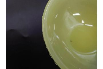 ウランガラス　プレスガラス　棗型(なつめ形)　碗型　黄練り　レトロな雰囲気溢れる氷コップ2客セット(花唐草文?、KY、グラス、硝子、和ガラス)(R-082978)