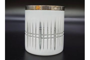 明治〜大正　外切子　色被せ　白　落ち着きのある上品な佇まいが魅力の小物入れ(灰皿、アッシュトレイ、和ガラス、硝子)(R-082981)