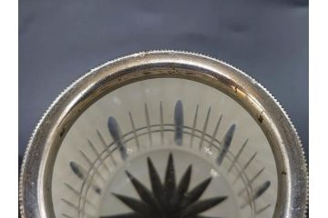 明治〜大正　外切子　色被せ　白　落ち着きのある上品な佇まいが魅力の小物入れ(灰皿、アッシュトレイ、和ガラス、硝子)(R-082981)