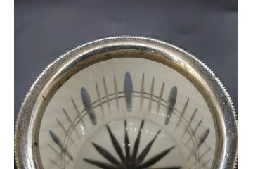 明治〜大正　外切子　色被せ　白　落ち着きのある上品な佇まいが魅力の小物入れ(灰皿、アッシュトレイ、和ガラス、硝子)(R-082981)