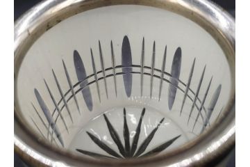 明治〜大正　外切子　色被せ　白　落ち着きのある上品な佇まいが魅力の小物入れ(灰皿、アッシュトレイ、和ガラス、硝子)(R-082981)