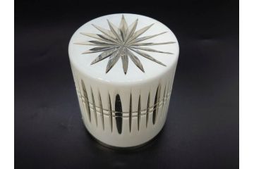 明治〜大正　外切子　色被せ　白　落ち着きのある上品な佇まいが魅力の小物入れ(灰皿、アッシュトレイ、和ガラス、硝子)(R-082981)