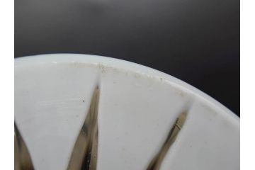明治〜大正　外切子　色被せ　白　落ち着きのある上品な佇まいが魅力の小物入れ(灰皿、アッシュトレイ、和ガラス、硝子)(R-082981)