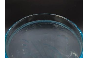 当時物　昭和レトロ　切子　涼しげな水色が目を引くキャンディーポット(菓子瓶、あめや瓶、飴屋、砂糖壺、ガラス瓶、ガラスビン、蓋(フタ)付き、菓子瓶、ボンボン入れ、小物入れ、硝子)(R-082982)