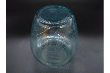 当時物　昭和レトロ　切子　涼しげな水色が目を引くキャンディーポット(菓子瓶、あめや瓶、飴屋、砂糖壺、ガラス瓶、ガラスビン、蓋(フタ)付き、菓子瓶、ボンボン入れ、小物入れ、硝子)(R-082982)