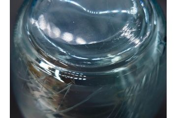 当時物　昭和レトロ　切子　涼しげな水色が目を引くキャンディーポット(菓子瓶、あめや瓶、飴屋、砂糖壺、ガラス瓶、ガラスビン、蓋(フタ)付き、菓子瓶、ボンボン入れ、小物入れ、硝子)(R-082982)