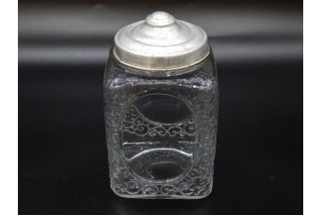 戦前　当時物　大胆にあしらわれた唐草模様が目を引くキャンディーポット(菓子瓶、あめや瓶、飴屋、砂糖壺、ガラス瓶、ガラスビン、蓋(フタ)付き、菓子瓶、ボンボン入れ、小物入れ、硝子)(R-082985)