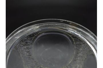 戦前　当時物　大胆にあしらわれた唐草模様が目を引くキャンディーポット(菓子瓶、あめや瓶、飴屋、砂糖壺、ガラス瓶、ガラスビン、蓋(フタ)付き、菓子瓶、ボンボン入れ、小物入れ、硝子)(R-082985)