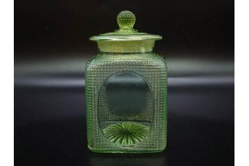 戦前　当時物　ウランガラス　ノスタルジックな雰囲気が魅力のキャンディーポット(菓子瓶、あめや瓶、飴屋、砂糖壺、ガラス瓶、ガラスビン、蓋(フタ)付き、菓子瓶、ボンボン入れ、小物入れ、硝子)(R-082986)