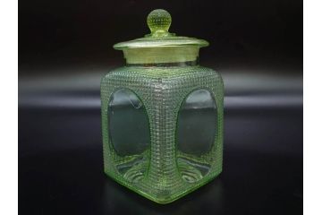 戦前　当時物　ウランガラス　ノスタルジックな雰囲気が魅力のキャンディーポット(菓子瓶、あめや瓶、飴屋、砂糖壺、ガラス瓶、ガラスビン、蓋(フタ)付き、菓子瓶、ボンボン入れ、小物入れ、硝子)(R-082986)