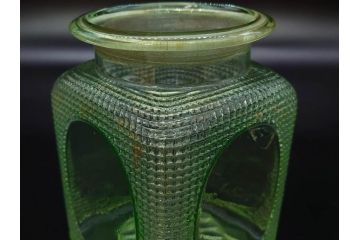 戦前　当時物　ウランガラス　ノスタルジックな雰囲気が魅力のキャンディーポット(菓子瓶、あめや瓶、飴屋、砂糖壺、ガラス瓶、ガラスビン、蓋(フタ)付き、菓子瓶、ボンボン入れ、小物入れ、硝子)(R-082986)