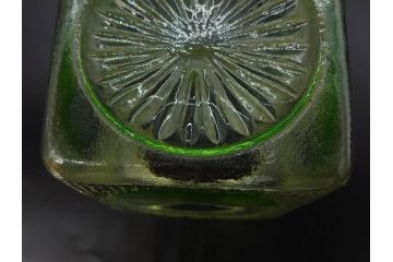 戦前　当時物　ウランガラス　ノスタルジックな雰囲気が魅力のキャンディーポット(菓子瓶、あめや瓶、飴屋、砂糖壺、ガラス瓶、ガラスビン、蓋(フタ)付き、菓子瓶、ボンボン入れ、小物入れ、硝子)(R-082986)