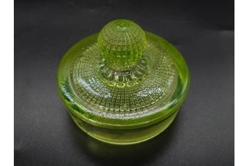 戦前　当時物　ウランガラス　ノスタルジックな雰囲気が魅力のキャンディーポット(菓子瓶、あめや瓶、飴屋、砂糖壺、ガラス瓶、ガラスビン、蓋(フタ)付き、菓子瓶、ボンボン入れ、小物入れ、硝子)(R-082986)