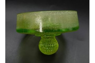 戦前　当時物　ウランガラス　ノスタルジックな雰囲気が魅力のキャンディーポット(菓子瓶、あめや瓶、飴屋、砂糖壺、ガラス瓶、ガラスビン、蓋(フタ)付き、菓子瓶、ボンボン入れ、小物入れ、硝子)(R-082986)