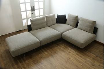 新古　未使用展示品　超美品　arflex(アルフレックス)　BRERA(ブレラ)　Sergio Brioschiデザイン　クッション付き!!　モダンで洗練されたデザインが光るコーナーソファ　定価約312万円　(R-082993)