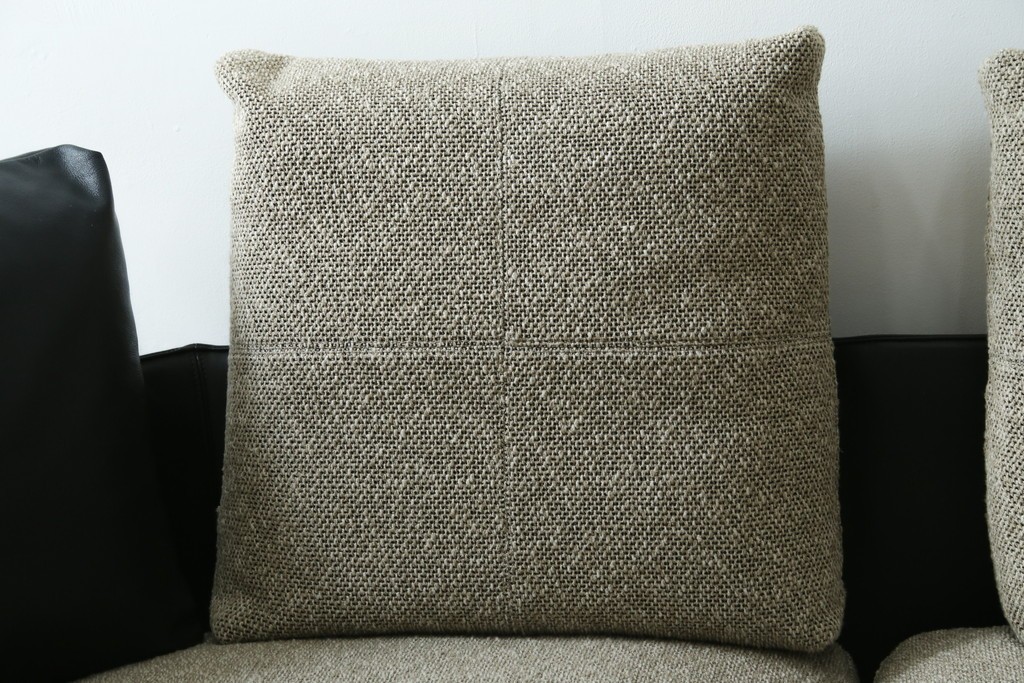 新古　未使用展示品　超美品　arflex(アルフレックス)　BRERA(ブレラ)　Sergio Brioschiデザイン　クッション付き!!　モダンで洗練されたデザインが光るコーナーソファ　定価約312万円　(R-082993)