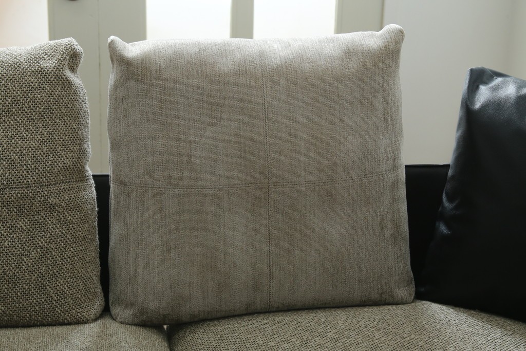 新古　未使用展示品　超美品　arflex(アルフレックス)　BRERA(ブレラ)　Sergio Brioschiデザイン　クッション付き!!　モダンで洗練されたデザインが光るコーナーソファ　定価約312万円　(R-082993)