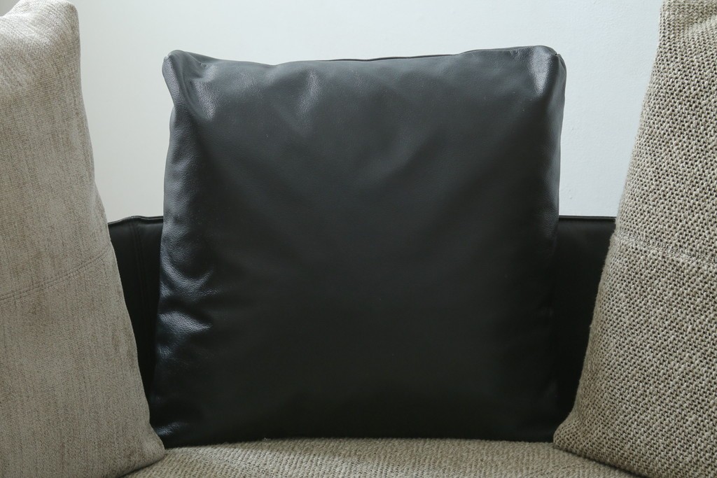 新古　未使用展示品　超美品　arflex(アルフレックス)　BRERA(ブレラ)　Sergio Brioschiデザイン　クッション付き!!　モダンで洗練されたデザインが光るコーナーソファ　定価約312万円　(R-082993)