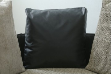 新古　未使用展示品　超美品　arflex(アルフレックス)　BRERA(ブレラ)　Sergio Brioschiデザイン　クッション付き!!　モダンで洗練されたデザインが光るコーナーソファ　定価約312万円　(R-082993)