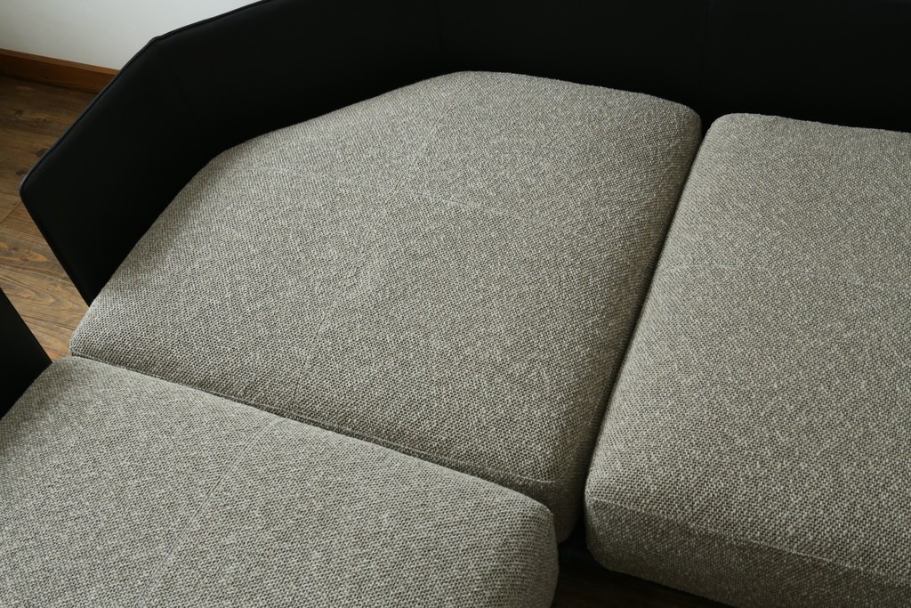 新古　未使用展示品　超美品　arflex(アルフレックス)　BRERA(ブレラ)　Sergio Brioschiデザイン　クッション付き!!　モダンで洗練されたデザインが光るコーナーソファ　定価約312万円　(R-082993)