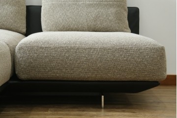 新古　未使用展示品　超美品　arflex(アルフレックス)　BRERA(ブレラ)　Sergio Brioschiデザイン　クッション付き!!　モダンで洗練されたデザインが光るコーナーソファ　定価約312万円　(R-082993)
