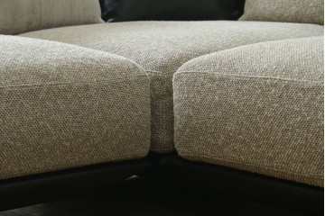 新古　未使用展示品　超美品　arflex(アルフレックス)　BRERA(ブレラ)　Sergio Brioschiデザイン　クッション付き!!　モダンで洗練されたデザインが光るコーナーソファ　定価約312万円　(R-082993)