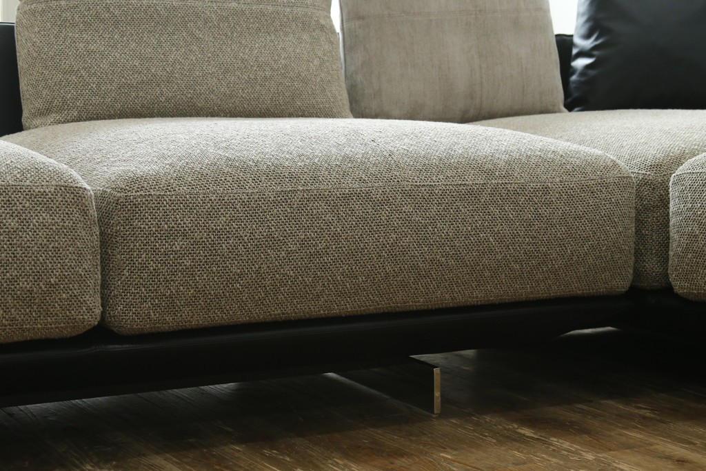 新古　未使用展示品　超美品　arflex(アルフレックス)　BRERA(ブレラ)　Sergio Brioschiデザイン　クッション付き!!　モダンで洗練されたデザインが光るコーナーソファ　定価約312万円　(R-082993)