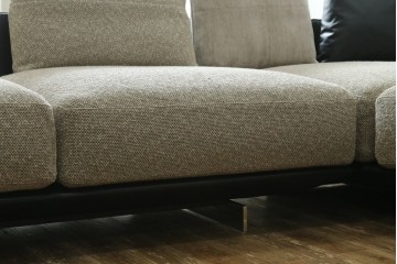 新古　未使用展示品　超美品　arflex(アルフレックス)　BRERA(ブレラ)　Sergio Brioschiデザイン　クッション付き!!　モダンで洗練されたデザインが光るコーナーソファ　定価約312万円　(R-082993)