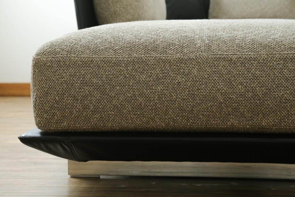 新古　未使用展示品　超美品　arflex(アルフレックス)　BRERA(ブレラ)　Sergio Brioschiデザイン　クッション付き!!　モダンで洗練されたデザインが光るコーナーソファ　定価約312万円　(R-082993)