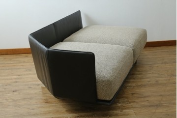 新古　未使用展示品　超美品　arflex(アルフレックス)　BRERA(ブレラ)　Sergio Brioschiデザイン　クッション付き!!　モダンで洗練されたデザインが光るコーナーソファ　定価約312万円　(R-082993)