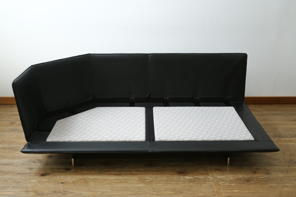 新古　未使用展示品　超美品　arflex(アルフレックス)　BRERA(ブレラ)　Sergio Brioschiデザイン　クッション付き!!　モダンで洗練されたデザインが光るコーナーソファ　定価約312万円　(R-082993)