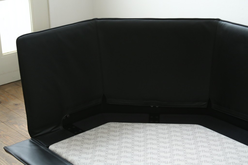 新古　未使用展示品　超美品　arflex(アルフレックス)　BRERA(ブレラ)　Sergio Brioschiデザイン　クッション付き!!　モダンで洗練されたデザインが光るコーナーソファ　定価約312万円　(R-082993)