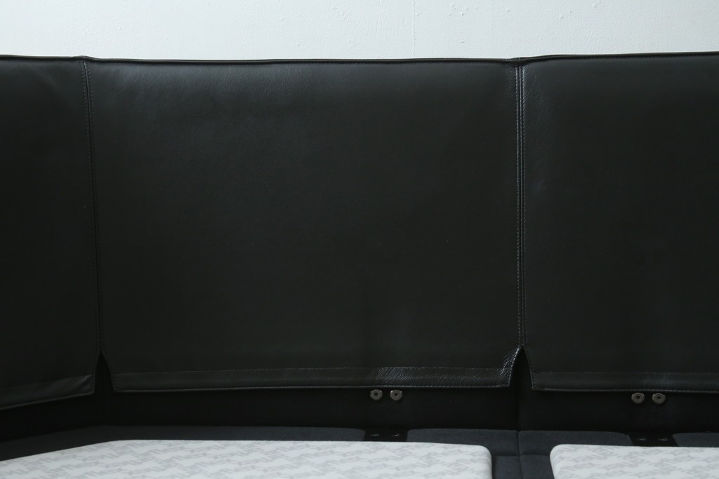 新古　未使用展示品　超美品　arflex(アルフレックス)　BRERA(ブレラ)　Sergio Brioschiデザイン　クッション付き!!　モダンで洗練されたデザインが光るコーナーソファ　定価約312万円　(R-082993)