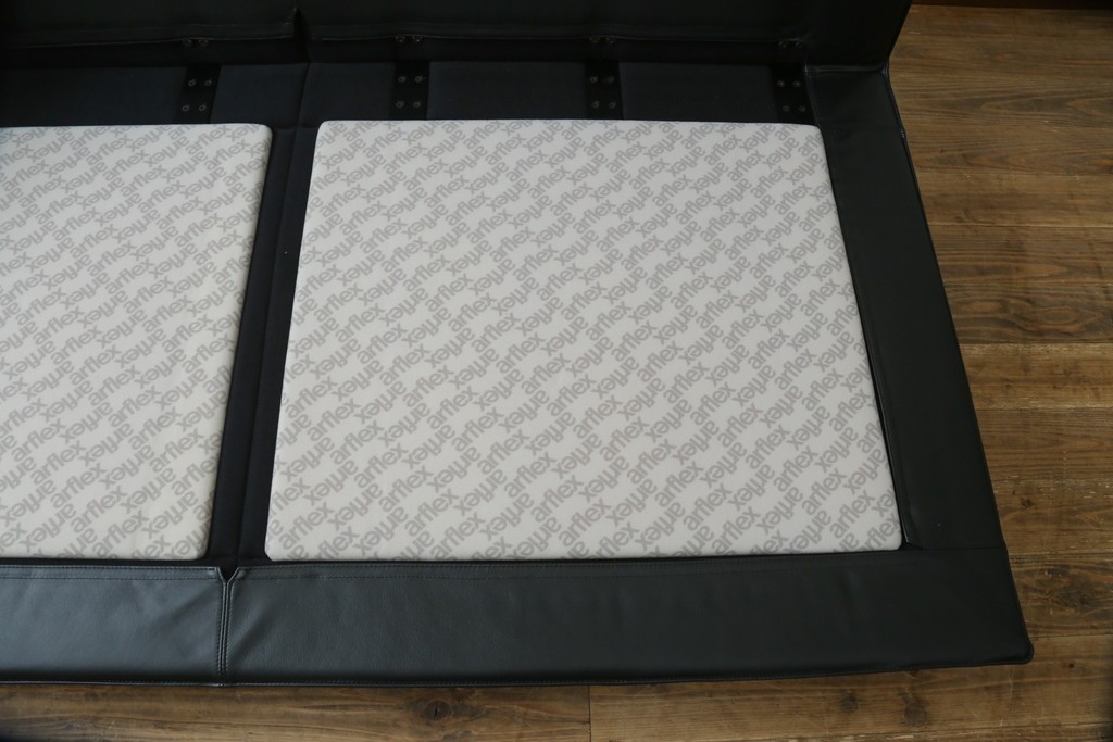 新古　未使用展示品　超美品　arflex(アルフレックス)　BRERA(ブレラ)　Sergio Brioschiデザイン　クッション付き!!　モダンで洗練されたデザインが光るコーナーソファ　定価約312万円　(R-082993)