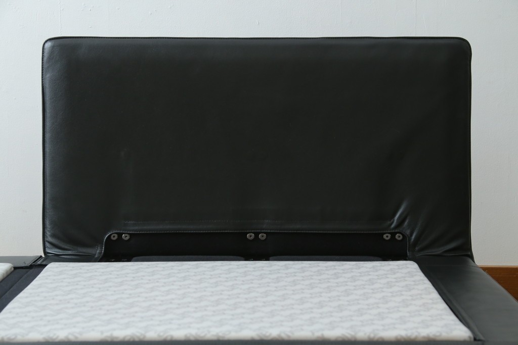 新古　未使用展示品　超美品　arflex(アルフレックス)　BRERA(ブレラ)　Sergio Brioschiデザイン　クッション付き!!　モダンで洗練されたデザインが光るコーナーソファ　定価約312万円　(R-082993)