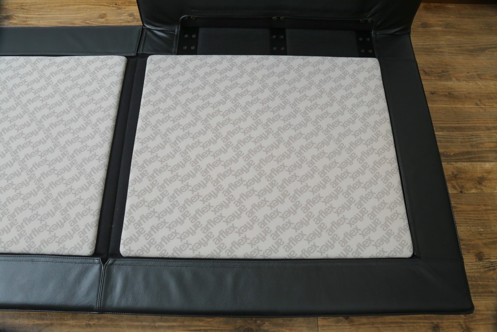 新古　未使用展示品　超美品　arflex(アルフレックス)　BRERA(ブレラ)　Sergio Brioschiデザイン　クッション付き!!　モダンで洗練されたデザインが光るコーナーソファ　定価約312万円　(R-082993)
