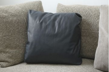 中古　超美品!!　展示品　arflex(アルフレックス)　BRERA(ブレラ)　Sergio Brioschiデザイン　クッション付き!!　モダンで洗練されたデザインが光るコーナーソファ(185L・180PL、カウチソファ、ペニンシュラ、L字型、3人掛け、4人掛け、トリプルソファ、レザー、牛革、XDA)(定価約312万円)(R-082993)