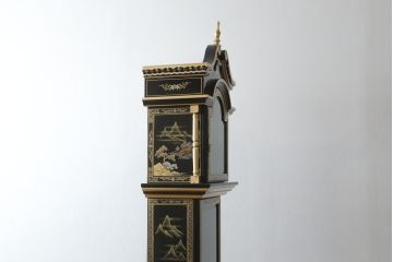 中古　高級品!!　オリエンタルデザイン　ドイツ製ムーブメント　黒塗りに金蒔絵風の絵柄が美しいホールクロック(時計台、振り子時計、ディスプレイ)(R-082994)