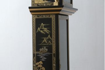 中古　高級品!!　オリエンタルデザイン　ドイツ製ムーブメント　黒塗りに金蒔絵風の絵柄が美しいホールクロック(時計台、振り子時計、ディスプレイ)(R-082994)