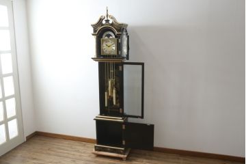 中古　高級品!!　オリエンタルデザイン　ドイツ製ムーブメント　黒塗りに金蒔絵風の絵柄が美しいホールクロック(時計台、振り子時計、ディスプレイ)(R-082994)