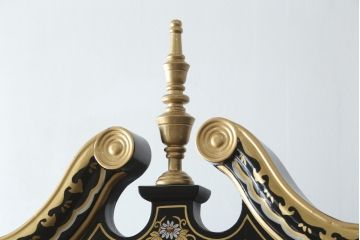 中古　高級品!!　オリエンタルデザイン　ドイツ製ムーブメント　黒塗りに金蒔絵風の絵柄が美しいホールクロック(時計台、振り子時計、ディスプレイ)(R-082994)