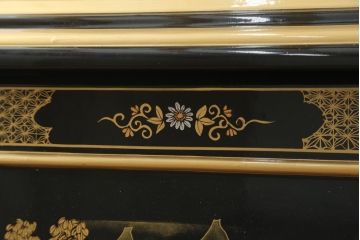 中古　高級品!!　オリエンタルデザイン　ドイツ製ムーブメント　黒塗りに金蒔絵風の絵柄が美しいホールクロック(時計台、振り子時計、ディスプレイ)(R-082994)
