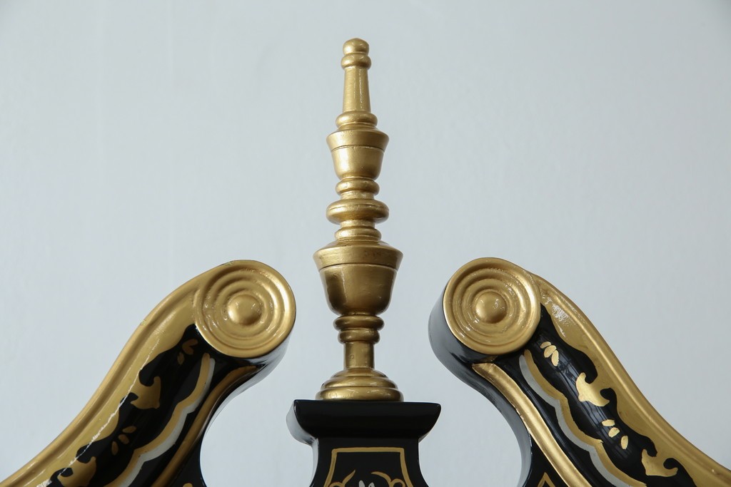 中古　高級品!!　オリエンタルデザイン　ドイツ製ムーブメント　黒塗りに金蒔絵風の絵柄が美しいホールクロック　(R-082994)