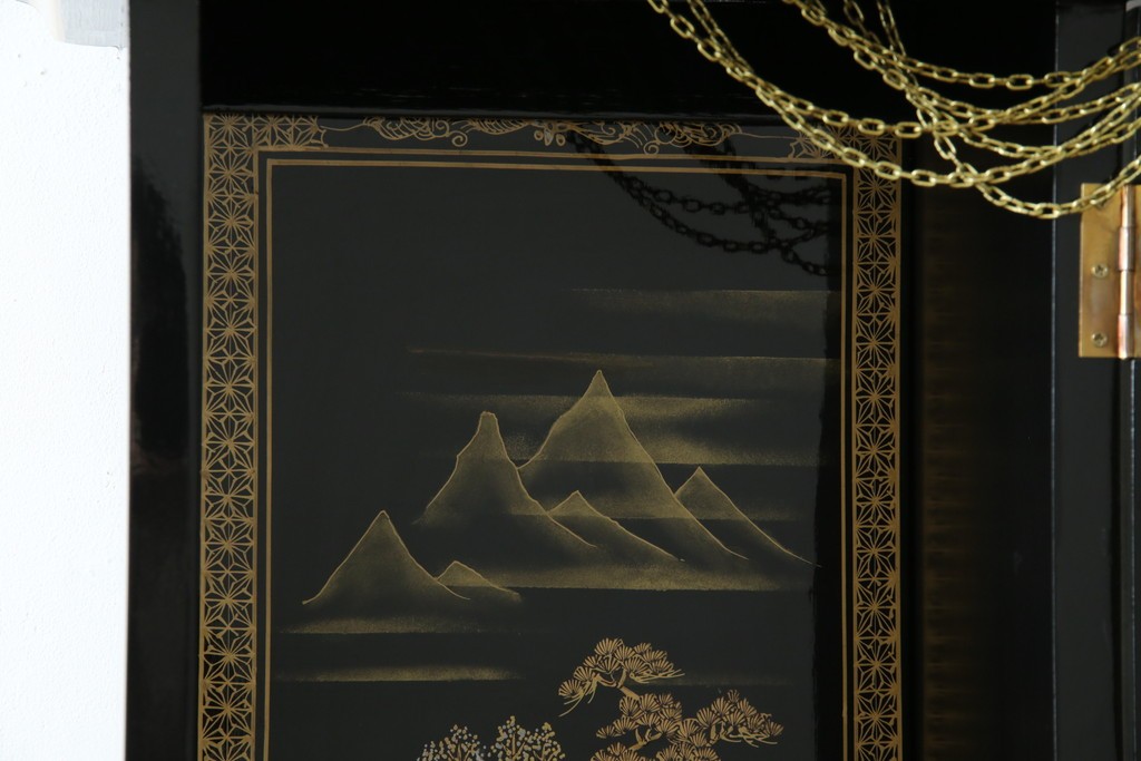 中古　高級品!!　オリエンタルデザイン　ドイツ製ムーブメント　黒塗りに金蒔絵風の絵柄が美しいホールクロック　(R-082994)