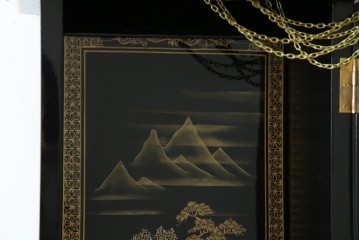 中古　高級品!!　オリエンタルデザイン　ドイツ製ムーブメント　黒塗りに金蒔絵風の絵柄が美しいホールクロック　(R-082994)